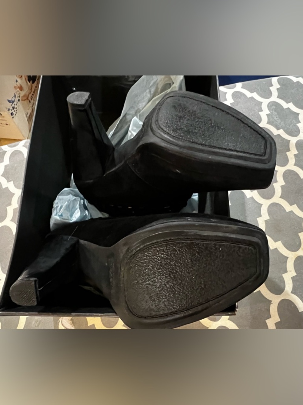 Kenneth Cole Reaction Black Studded Heels Booties Size 6 - Picture 4 of 7